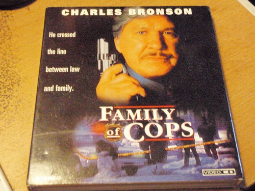 Video family of cops - ,